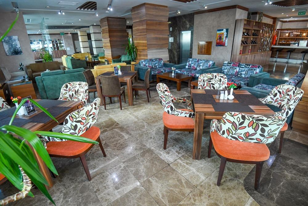 Avenue Hotel Baku Ngoại thất bức ảnh
